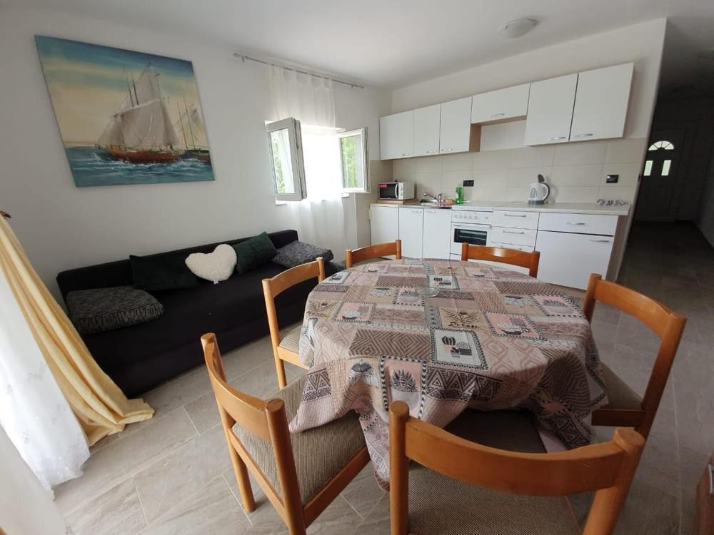 Apartmani Lucija Maslenica Esterno foto