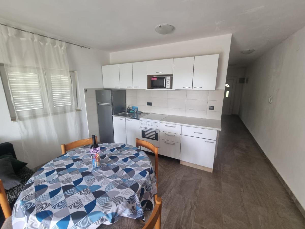 Apartmani Lucija Maslenica Esterno foto