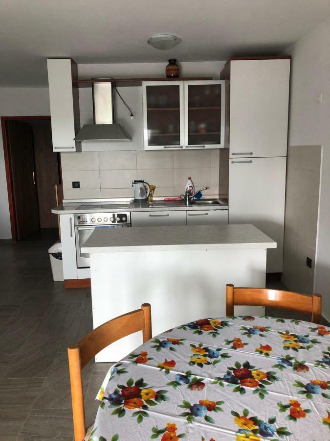 Apartmani Lucija Maslenica Esterno foto